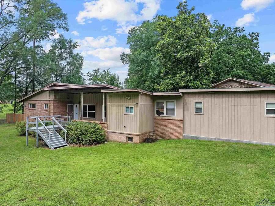 216 Hickory Street, Gladewater, TX 75647 - Image #2