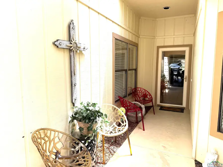 4 Wellington Dr, Longview, TX 75605 - Image #2