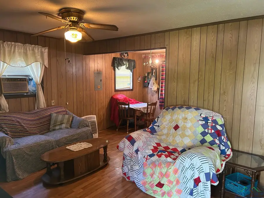 6146 N US HWY. 79, De Berry, TX 75639-2910 - Image #2