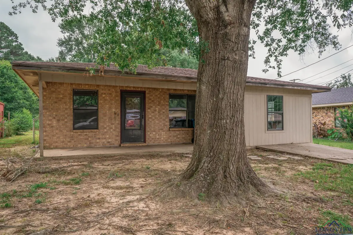 308 N Lee Dr., Gladewater, TX 75647 - Image #1