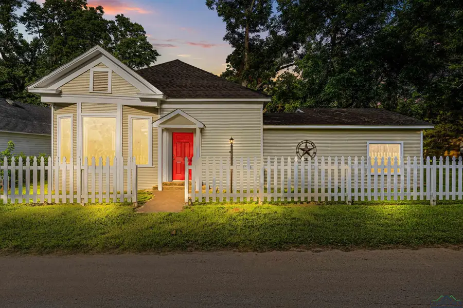 306 S Line Street, Jefferson, TX 75657 - Image #3