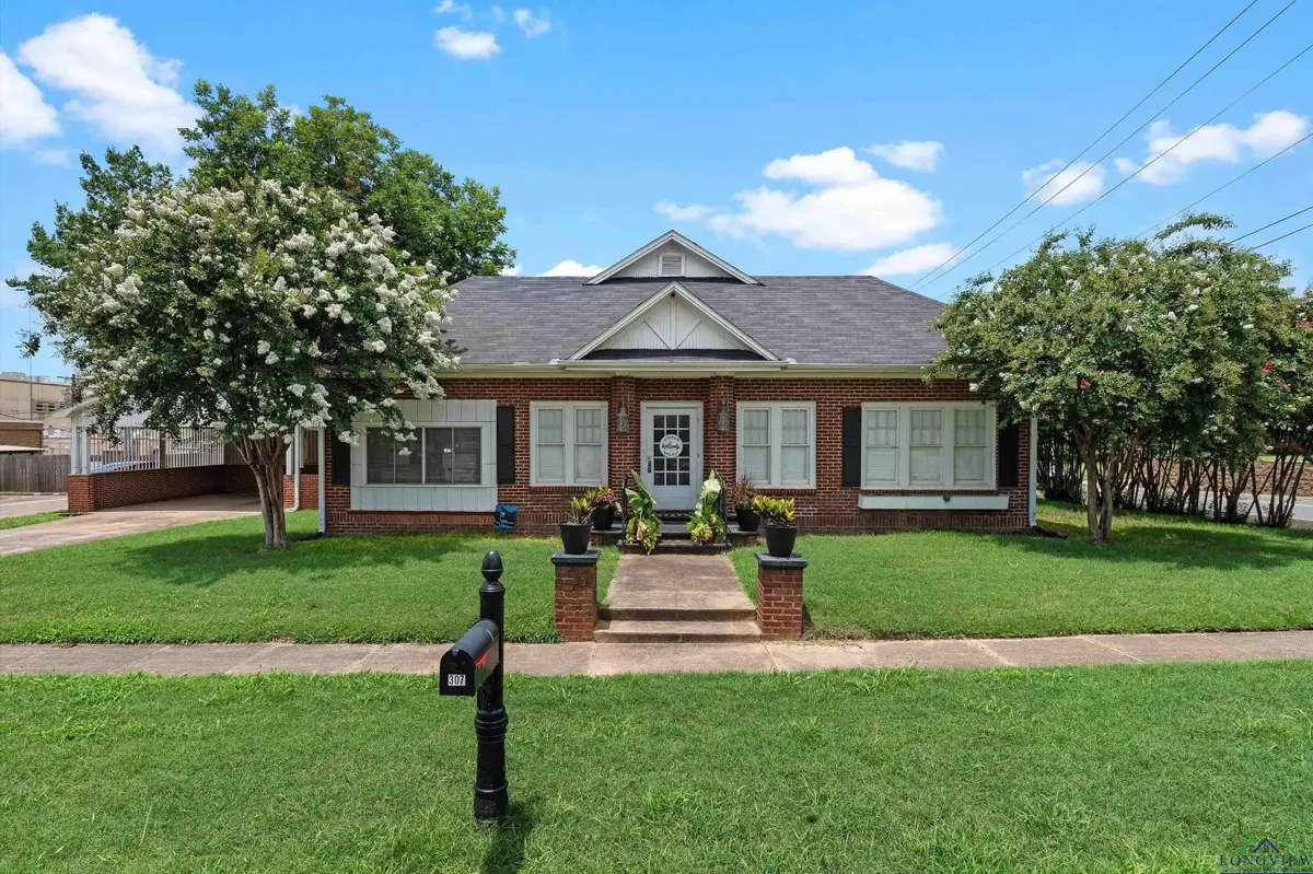 307 N Main St, Henderson, TX 75652 - Image #1