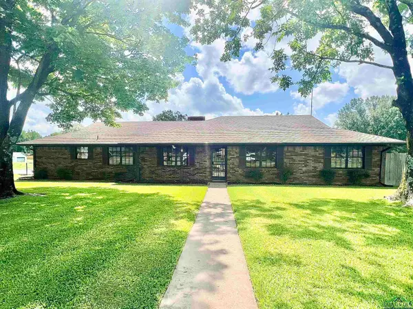 5608 Hillcrest Drive, Texarkana, TX 75503