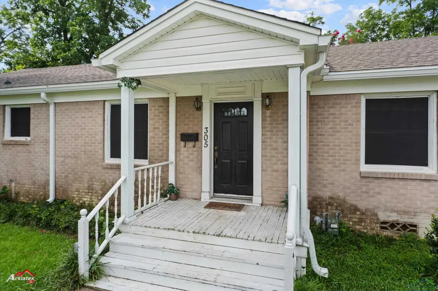 305 Smith St, Henderson, TX 75652 - Image #3