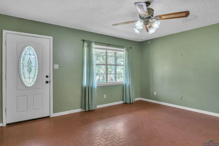 4631 Hawk Rd, Diana, TX 75640 - Image #3