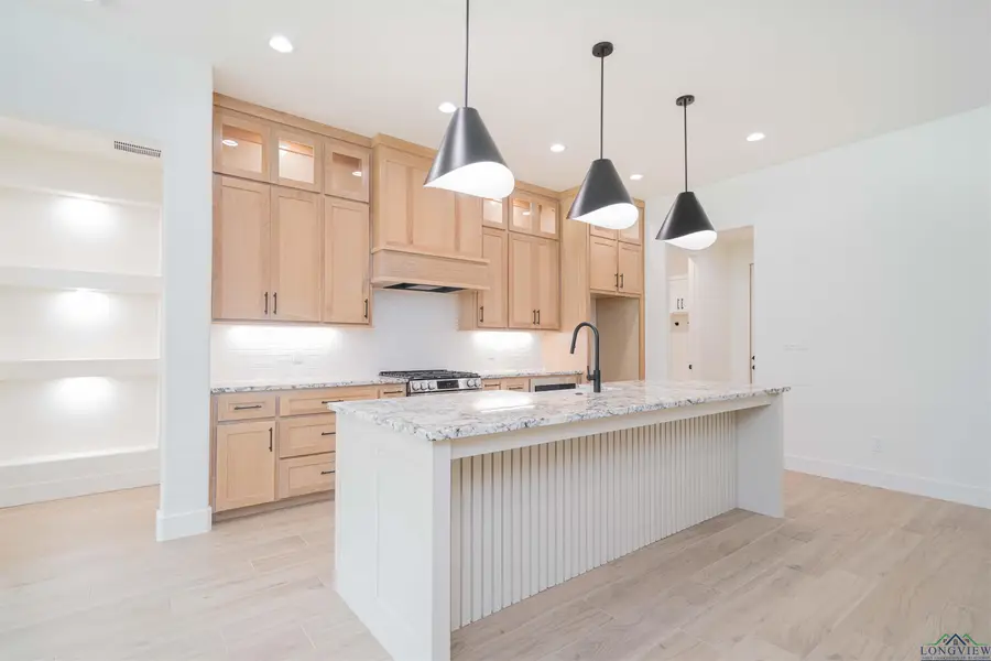 327 Saddle Brook Drive, Hallsville, TX 75650 - Image #2