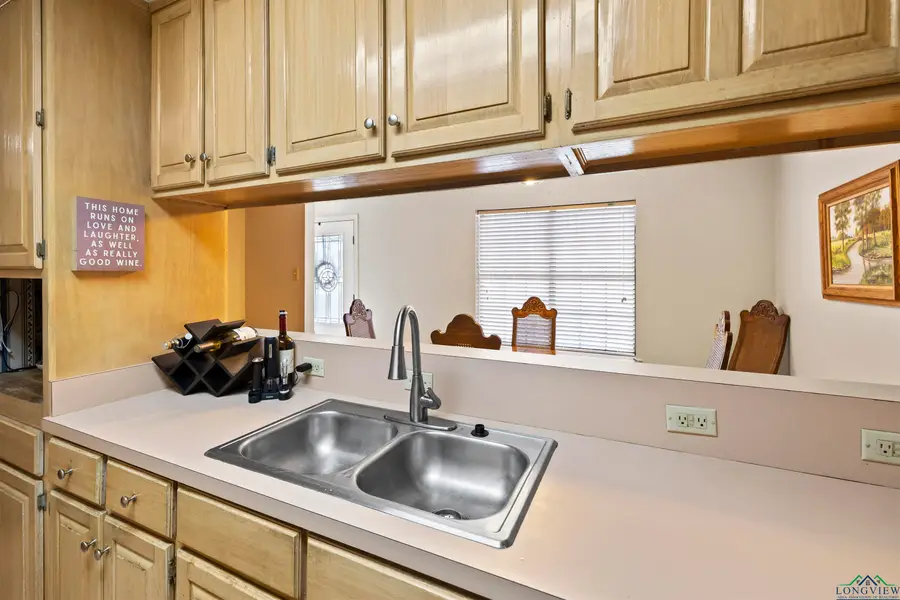 1209 Ashbourne Ln, Longview, TX 75604 - Image #3