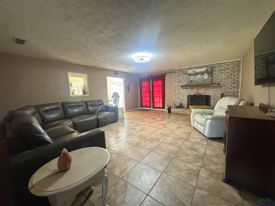 3713 Mark Dr., Longview, TX 75604 - Image #2