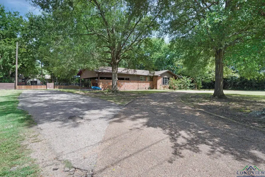 302 N Sissy Spacek, Quitman, TX 75783 - Image #2
