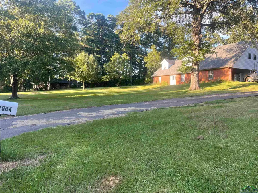 1004 Sunset Dr, Daingerfield, TX 75638 - Image #2