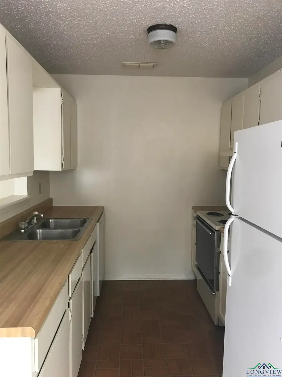 302 S Green, Hallsville, TX 75650 - Image #2