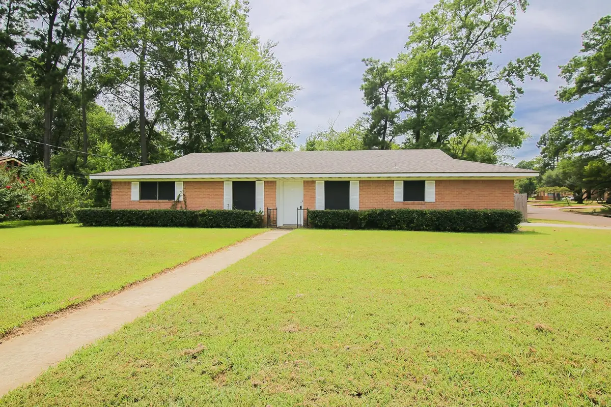 410 Thelma St, Longview, TX 75604 - #1