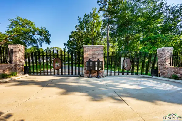 207 Longleaf Drive, Longview, TX 75602