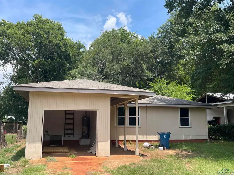 1104 Webb St, Daingerfield, TX 75638 - Image #2