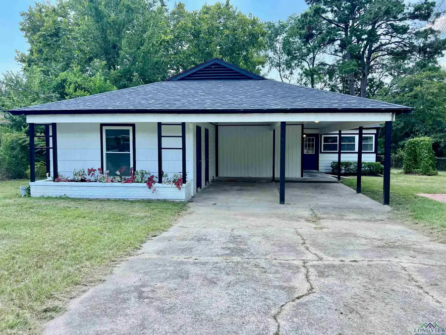 611 Hickory, Hughes Springs, TX 75656 - Image #3