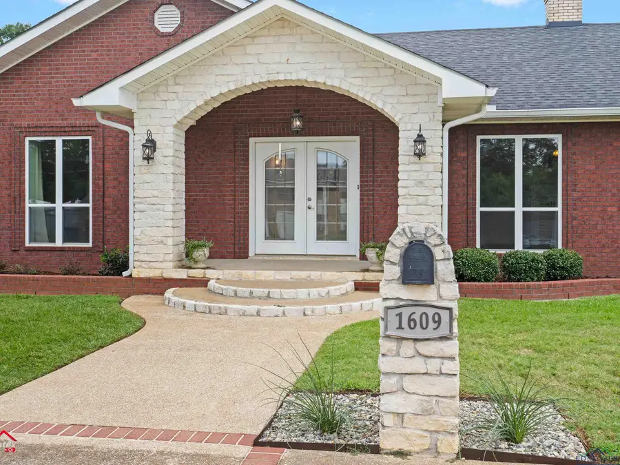 1609 Old Nacogdoches Rd, Henderson, TX 75654 - Image #3