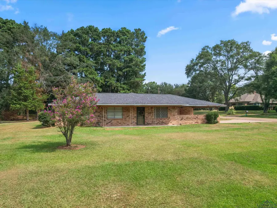 717 PECAN ST, Omaha, TX 75571 - Image #2