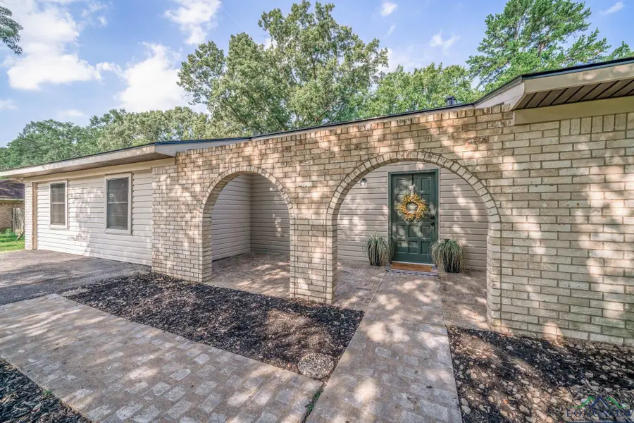 1015 Melinda Dr, Tatum, TX 75691-1015 - Image #2