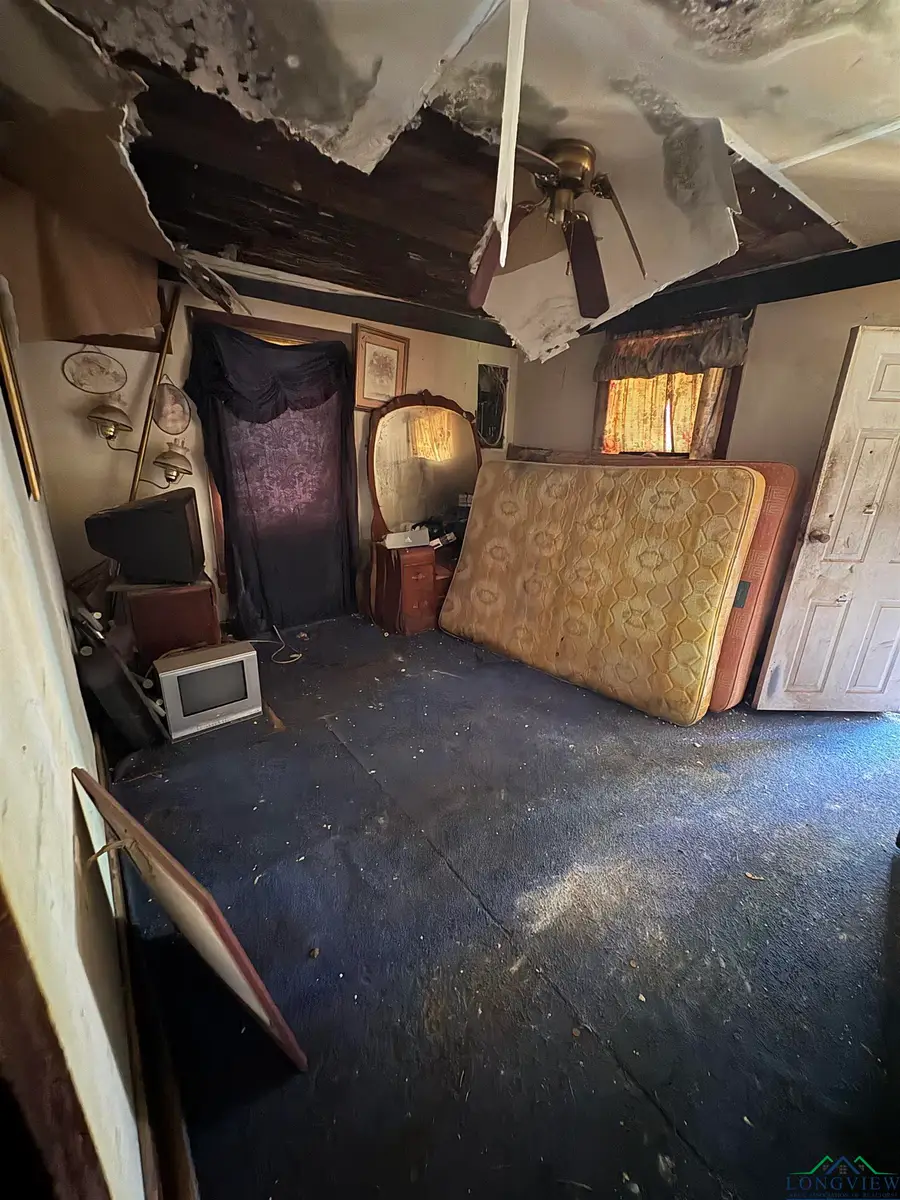 1206 Rhambeau St, Mount Pleasant, TX 75455 - Image #2