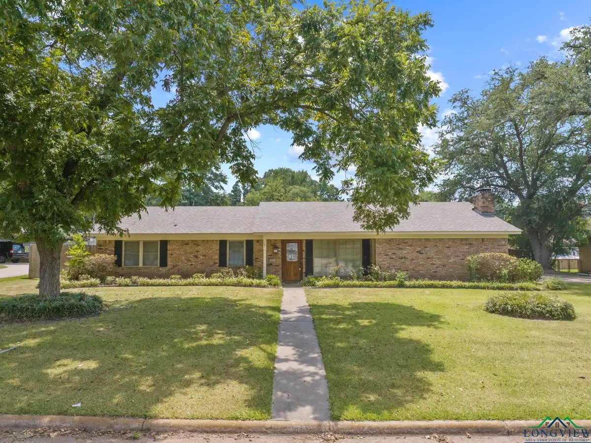 909 Elizabeth St, Gilmer, TX 75644 - #1