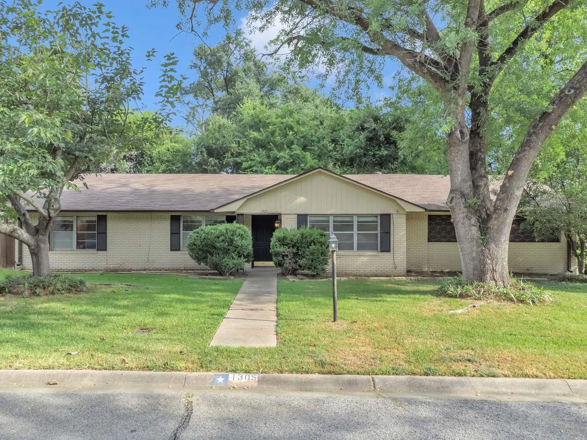 1305 Myrtle St, Kilgore, TX 75662 - #1