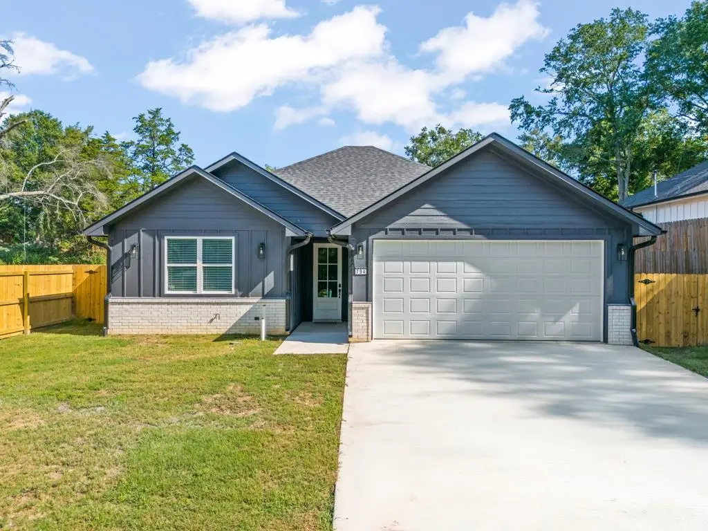 794 W Kaufman, Gilmer, TX 75644 - Image #1