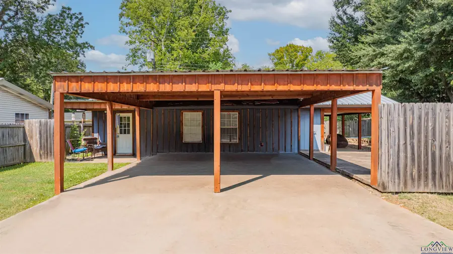 495-499 McKinnon Dr, Kilgore, TX 75662 - Image #3