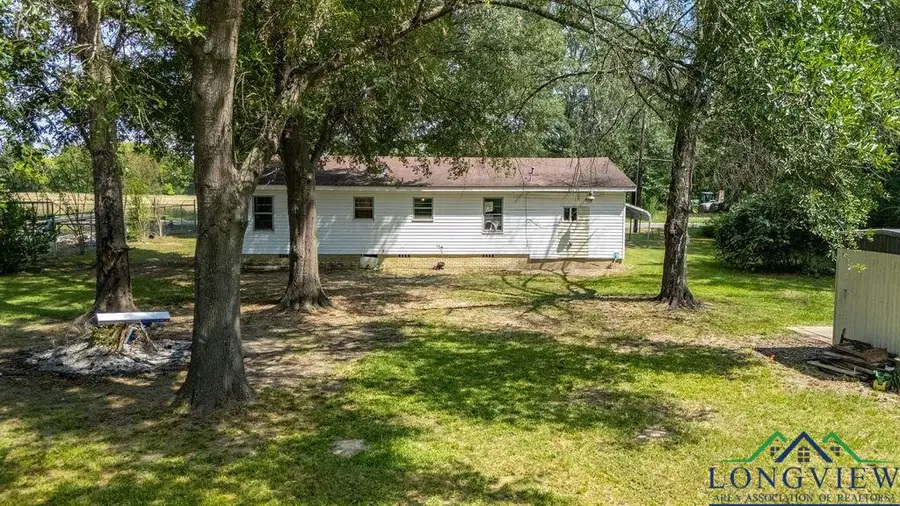404 Forsythe St., Carthage, TX 75633 - Image #2
