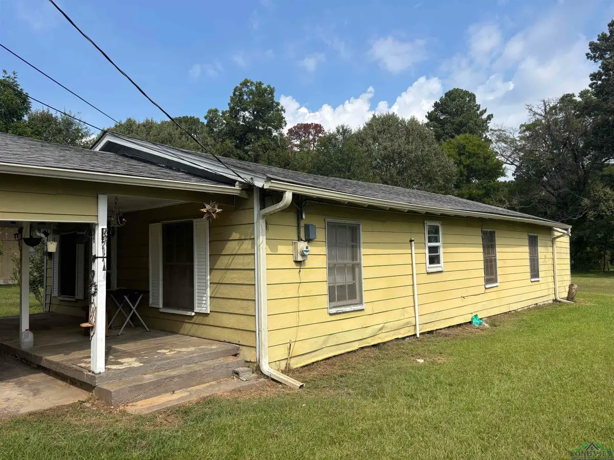 306 Doris St., Queen City, TX 75572 - Image #1