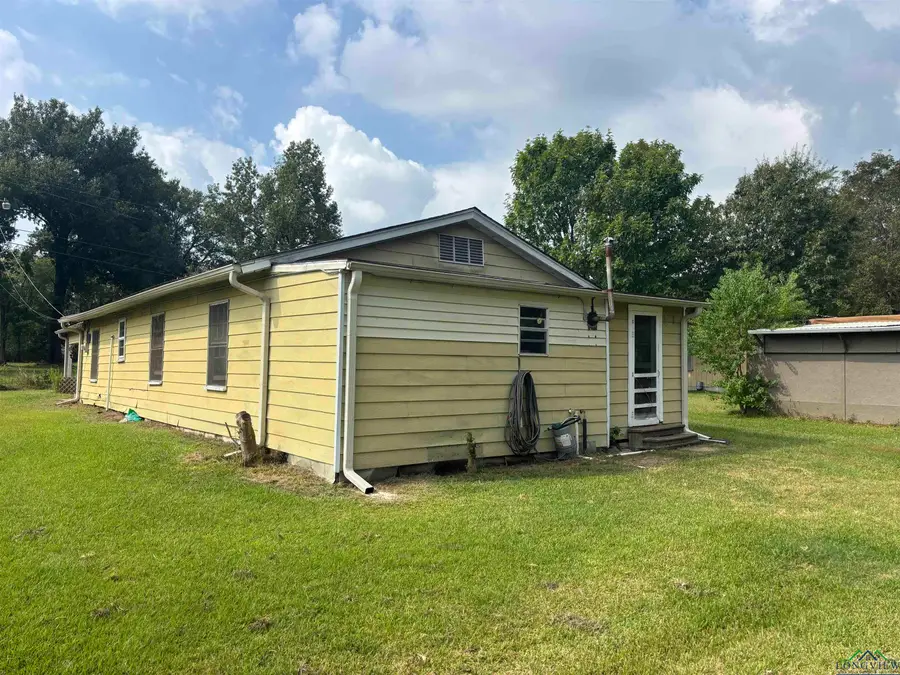 306 Doris St., Queen City, TX 75572 - Image #3