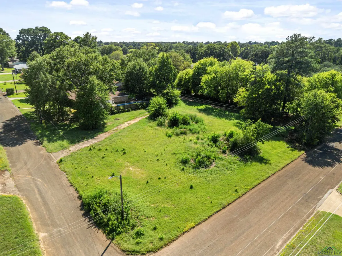 401 Dawn St, Longview, TX 75604 - Image #1