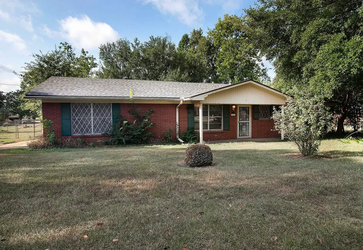 1512 N Whatley, White Oak, TX 75693 - #1