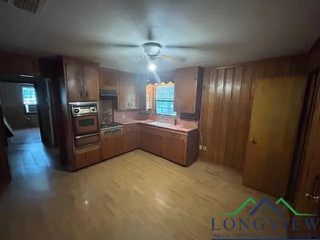 1401 Mrytlewood, Marshall, TX 75672 - Image #2