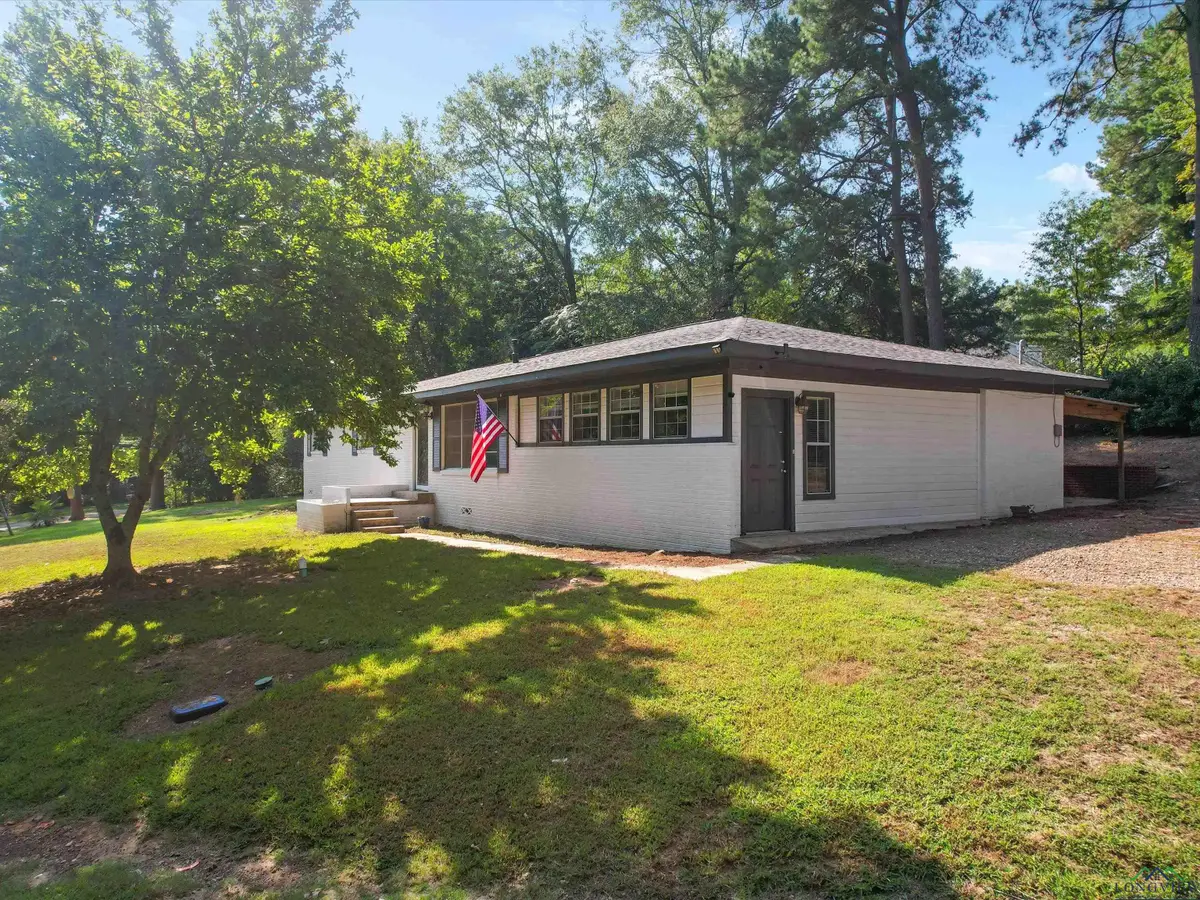 1100 WALKER DR, Daingerfield, TX 75638 - Image #1