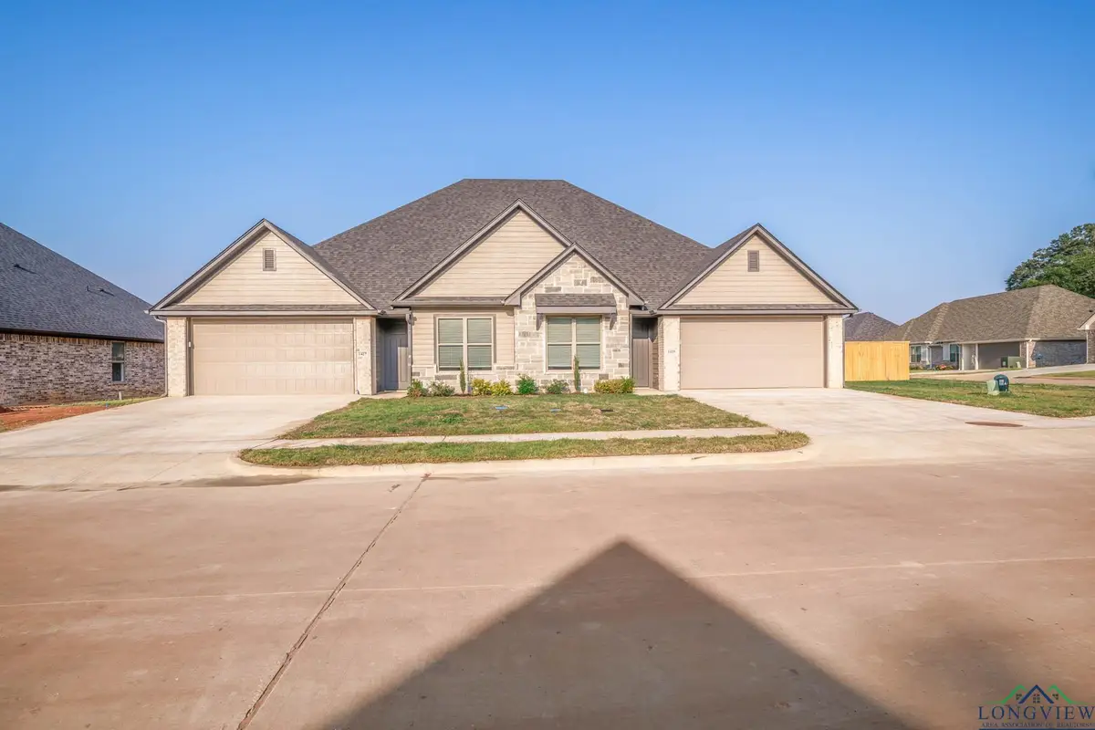 1427 Page Valley Cir, Longview, TX 75601 - Image #1