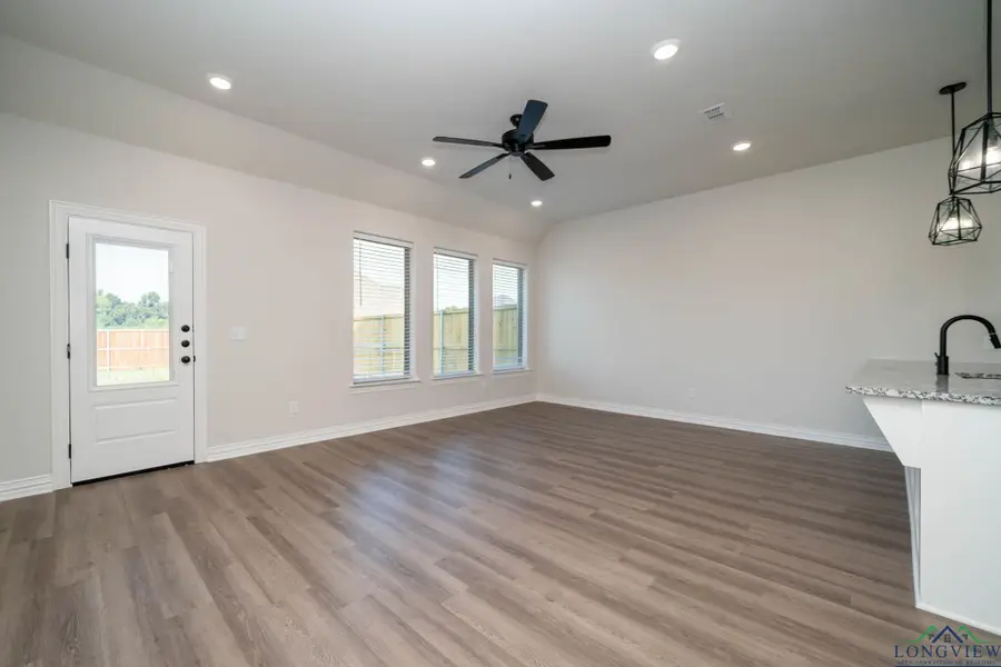 1427 Page Valley Cir, Longview, TX 75601 - Image #3
