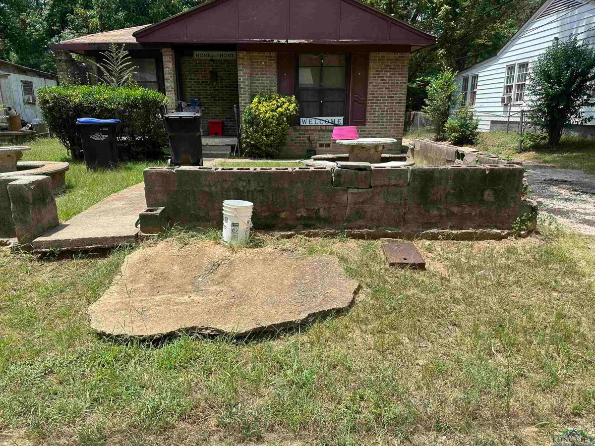 1117 Clover Ln, Longview, TX 75602 - Image #1
