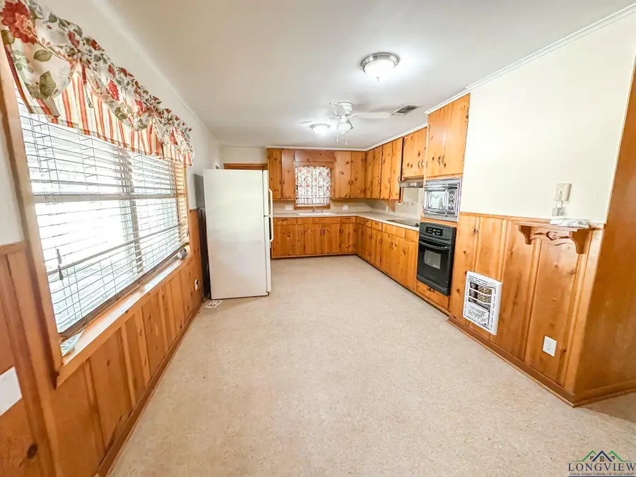 505 Pinecrest Dr, Avinger, TX 75630 - Image #3