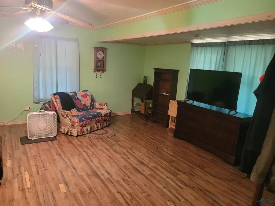 1002 N street, Gladewater, TX 75647 - Image #3