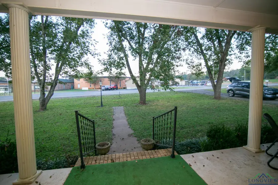 306 NW Third St, Mount Enterprise, TX 75681 - Image #3