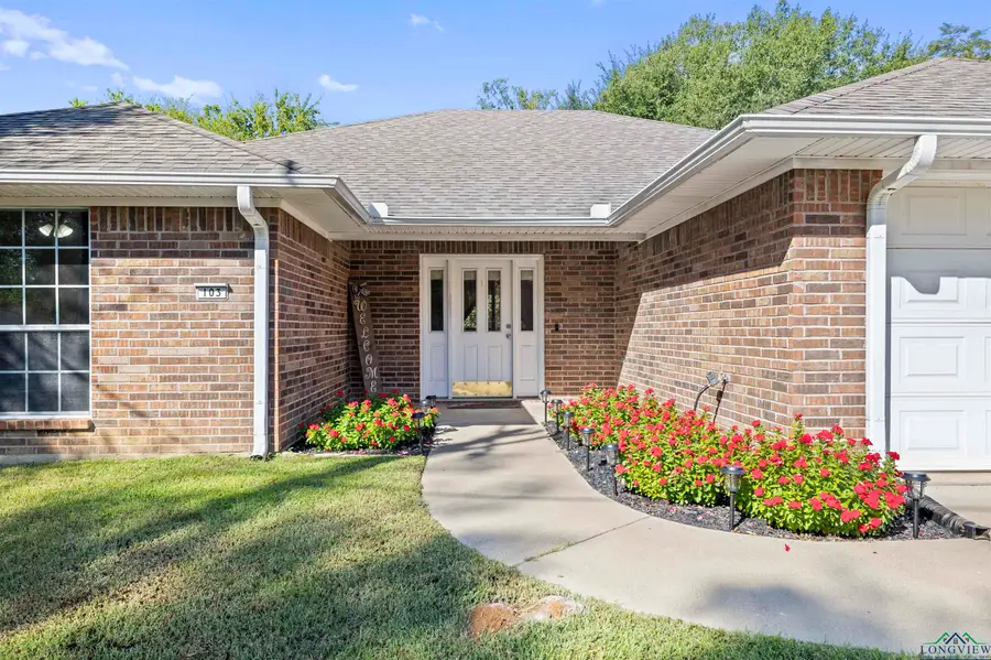 103 Lyle St, Gladewater, TX 75647 - Image #2