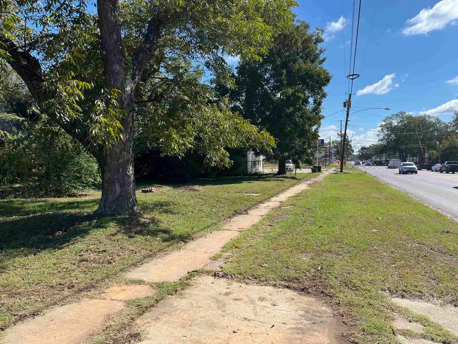 211 W Broadway St, Jefferson, TX 75657 - Image #2