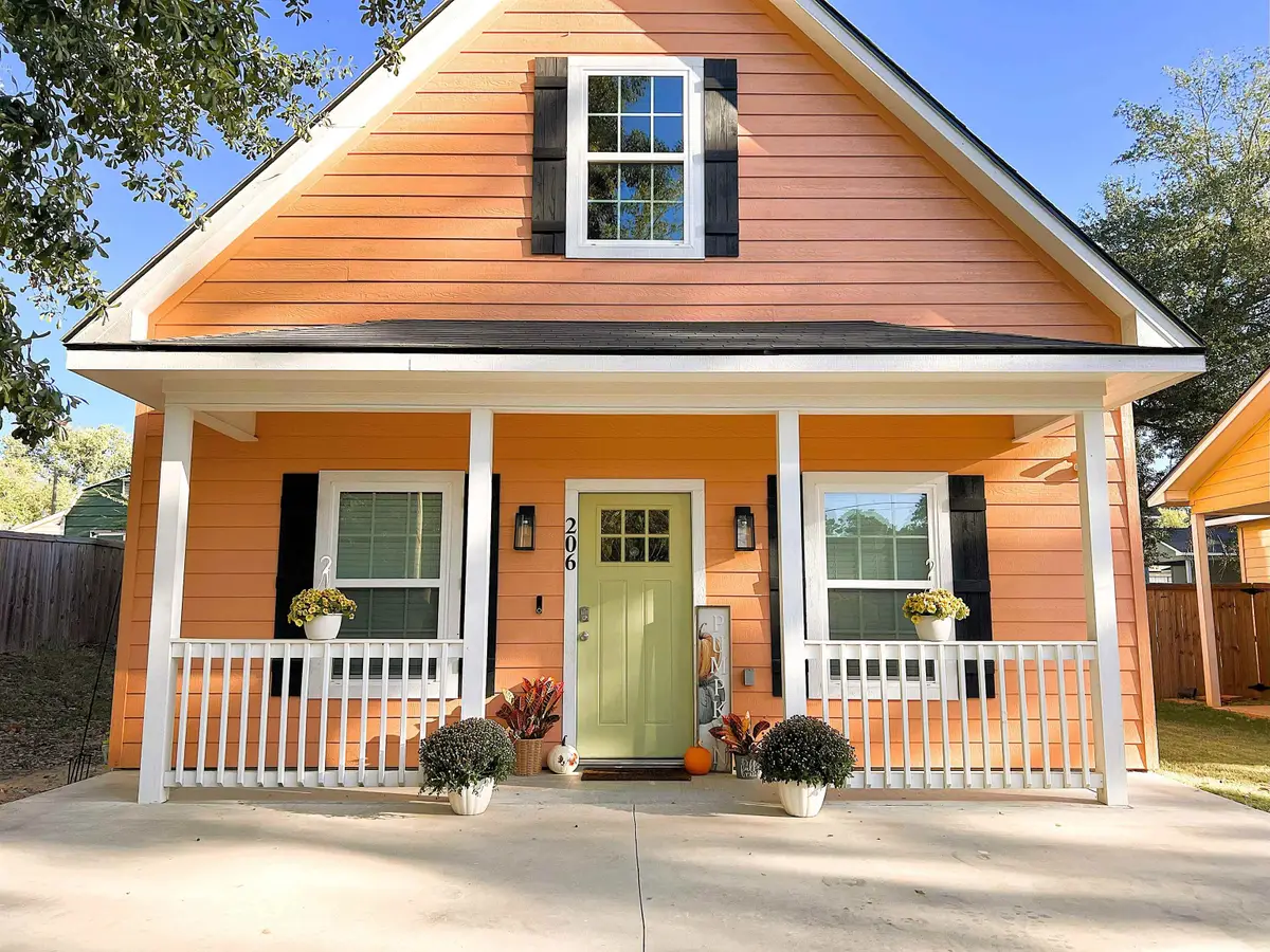 206 Hurley Ave, Gladewater, TX 75647 - Image #1