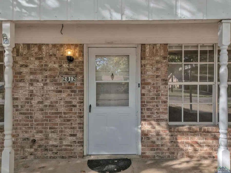 2812 Rampy St, Gladewater, TX 75647 - Image #2