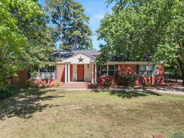 6 Lindsey Ln, Longview, TX 75601