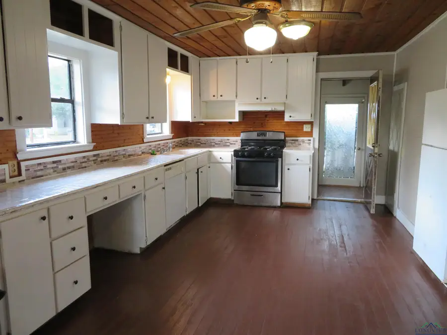 200 N Lane Wells, Longview, TX 75604 - Image #2