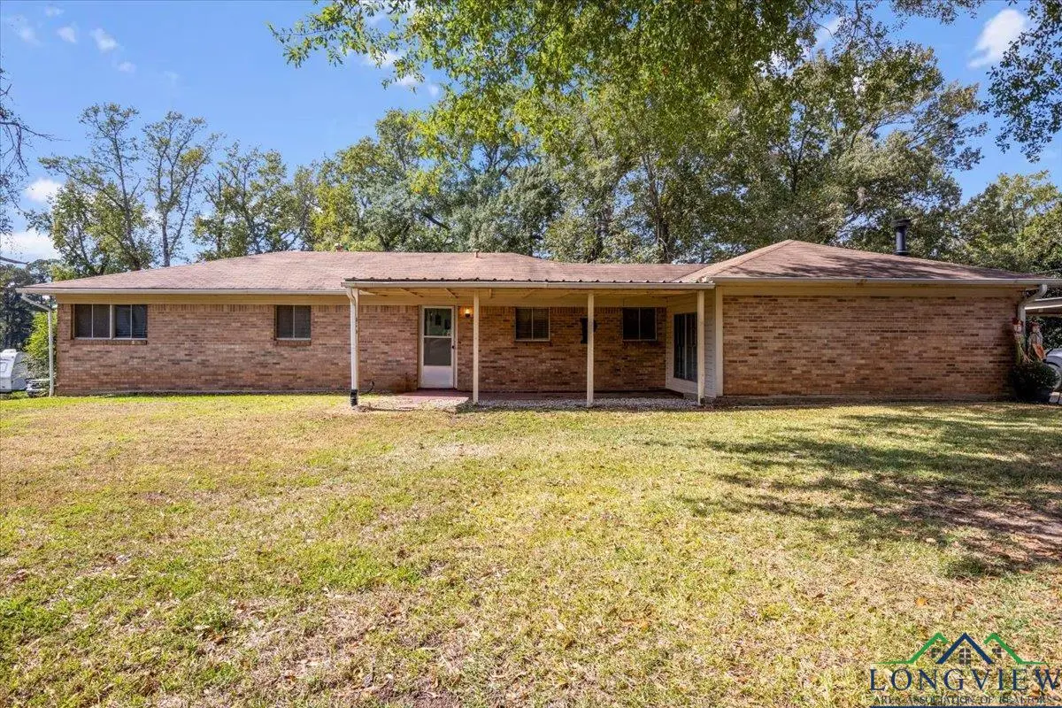 11050 Oak St, New London, TX 75682 - Image #1