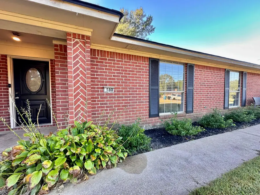 580 Oakwood Dr, Kilgore, TX 75662 - #3