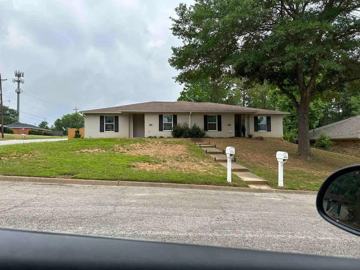 801 Faircreek Ln, Longview, TX 75604 - Image #1