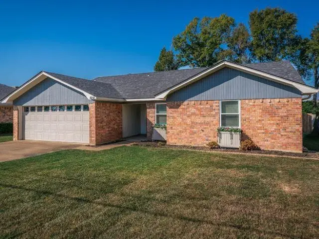 404 Ravenwood St, Henderson, TX 75654 - Image #2